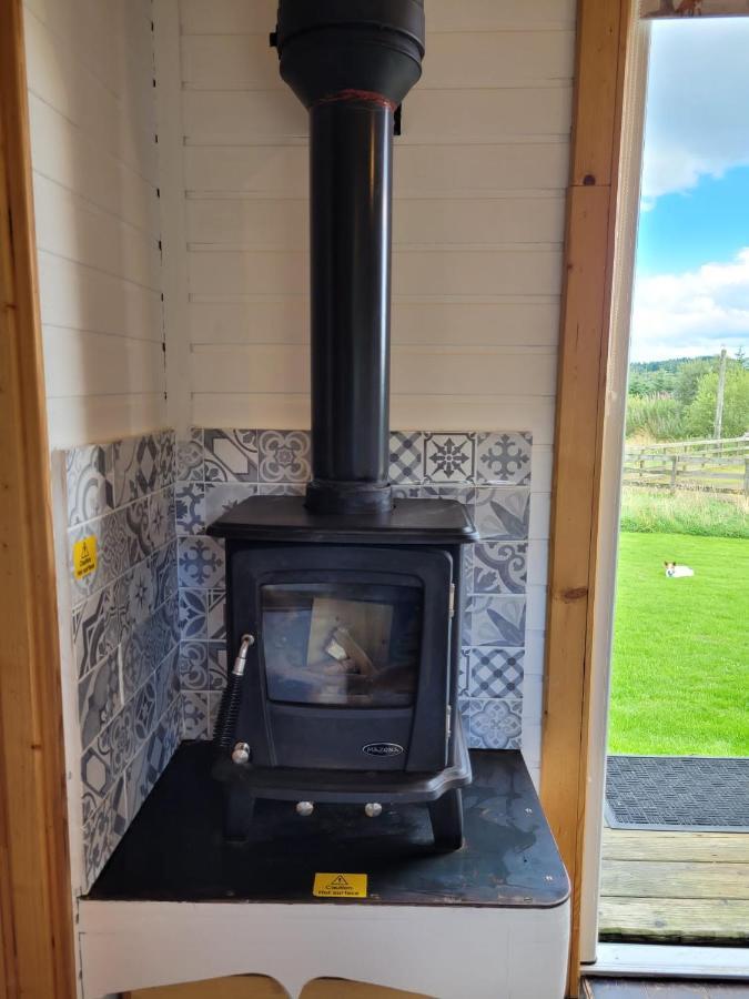 The Shepherds Hut At Forestview Farm Greenisland Экстерьер фото