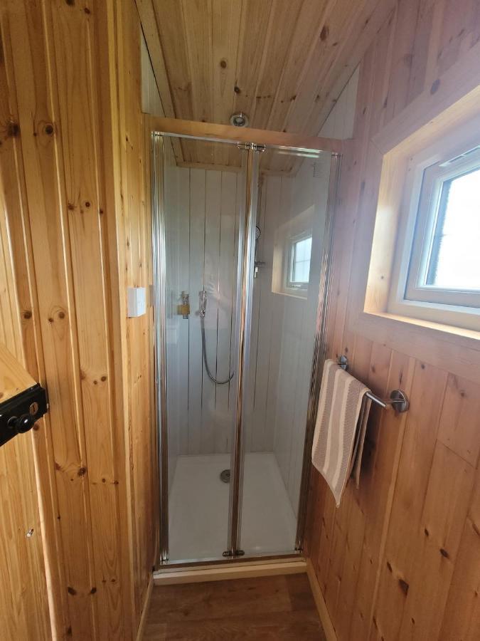 The Shepherds Hut At Forestview Farm Greenisland Экстерьер фото